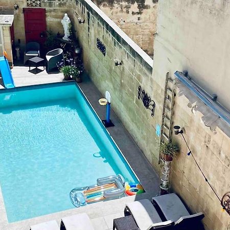 شقة Free Breakfast, Pool, Spacious Aircon Hideaway موستا المظهر الخارجي الصورة