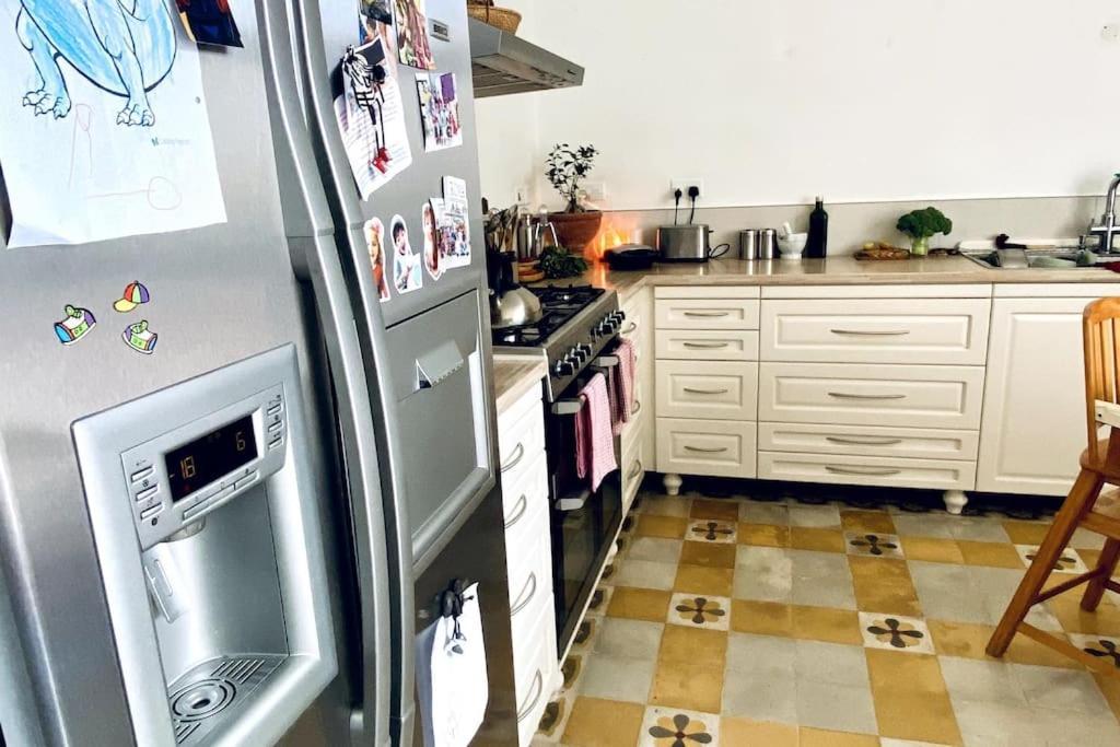 شقة Free Breakfast, Pool, Spacious Aircon Hideaway موستا المظهر الخارجي الصورة