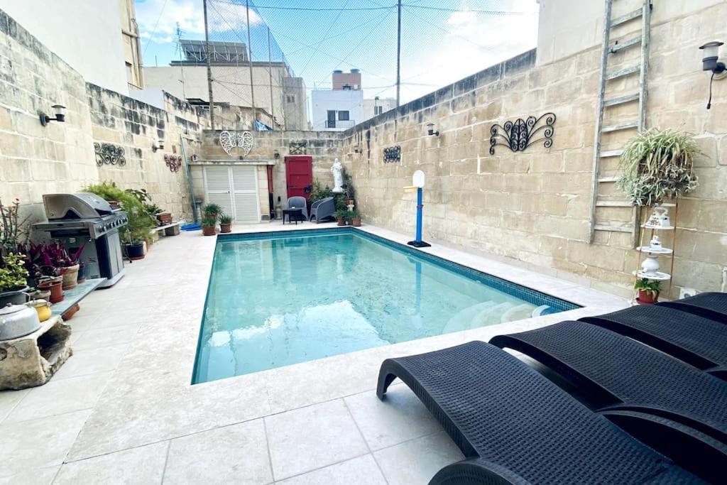 شقة Free Breakfast, Pool, Spacious Aircon Hideaway موستا المظهر الخارجي الصورة